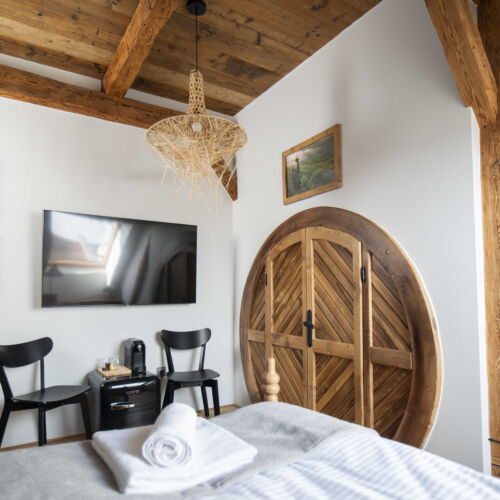 Pokoj se sprchou pro 1 os. v podkroví