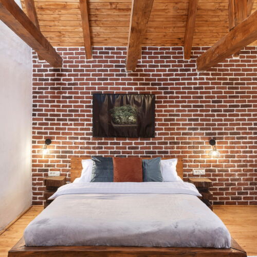 Grand Pokoj s manželskou postelí na poschodí (s možností přistýlky)