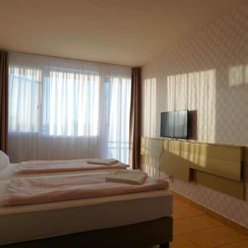 Camera classic cu vedere spre lac pentru 5 pers.