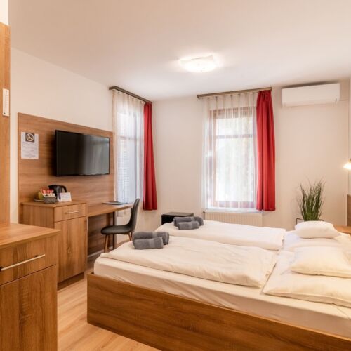 Ground Floor Twin Room