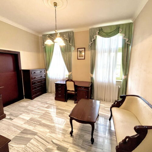 4-Room Air Conditioned Apartment for 8 Persons with Bathtub