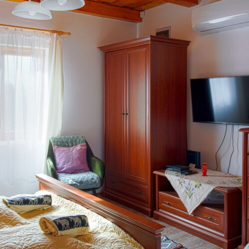 Casă de weekend pentru 2 pers. (se inchirieaza doar integral)