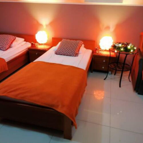 Pokój 2-osobowy na poddaszu ze wspólnym aneksem kuchennym