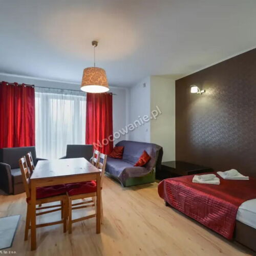 Apartament 5-osobowy na parterze z widokiem na ogród z 2 pomieszczeniami sypialnianymi (możliwa dostawka)