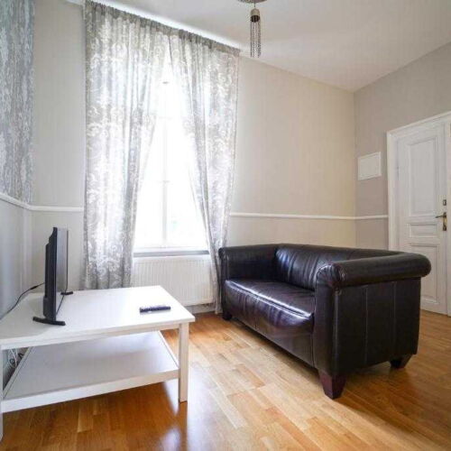 Apartament cu duș cu chicinetă proprie pentru 3 pers. (se poate solicita pat suplimentar)