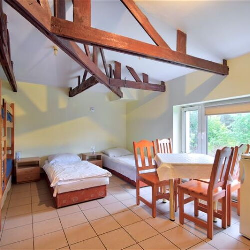 Pokój 6-osobowy na piętrze