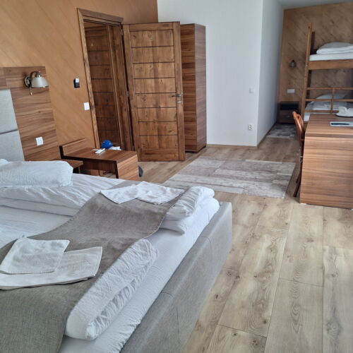 Pokój 4-osobowy na piętrze Superior