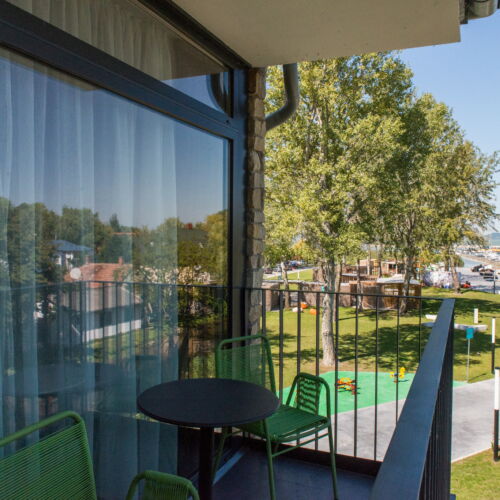 Camera twin cu balcon