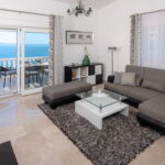 Apartament 6-osobowy z balkonem z widokiem na morze z 3 pomieszczeniami sypialnianymi