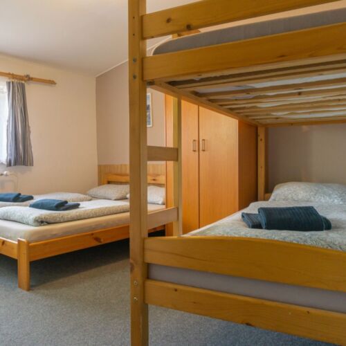 Quadruple Room with Shower and Shared Kitchenette