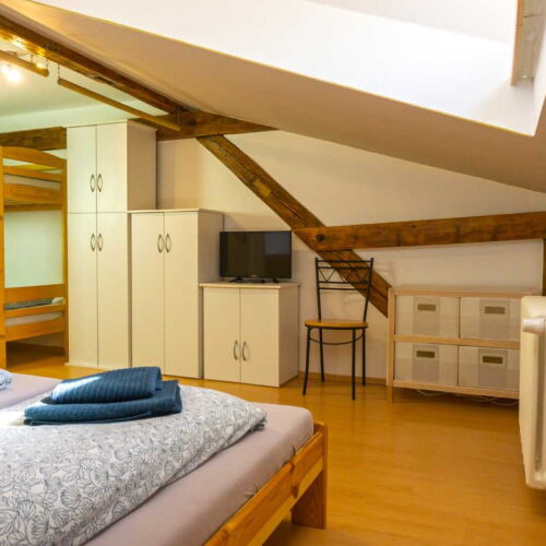 Apartman se sprchou s vlastní kuchyňkou pro 6 os. se 2 ložnicemi