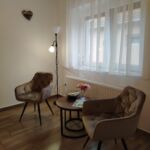 Apartament grand la parter cu 2 camere pentru 6 pers.