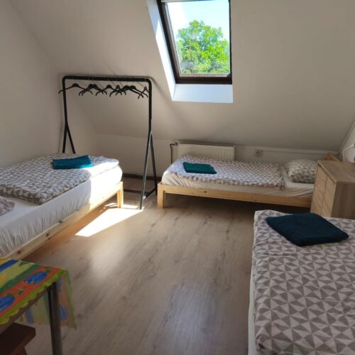 Pokój 3-osobowy ze wspólną łazienką ze wspólnym aneksem kuchennym