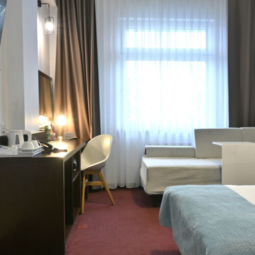 Camera single standard la etaj