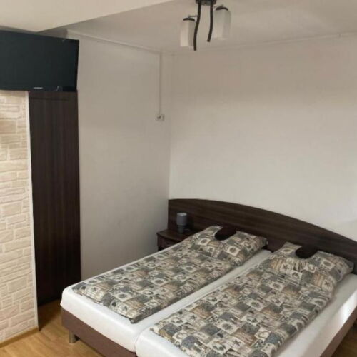 Pokoj pro 2 os. s výhledem do zahrady s výhledem na město