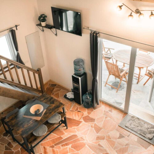 Apartament 3-osobowy z prysznicem z aneksem kuchennym (możliwa dostawka)