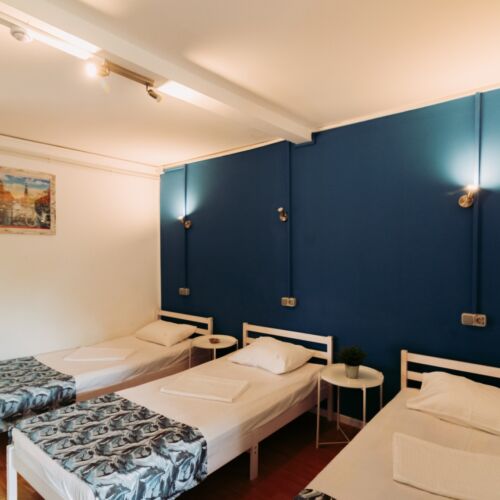 Camera tripla classic la etaj