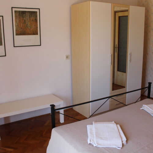 Apartament classic cu vedere spre grădină cu 2 camere pentru 4 pers.