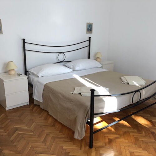 Apartament classic cu vedere spre grădină cu 3 camere pentru 6 pers.