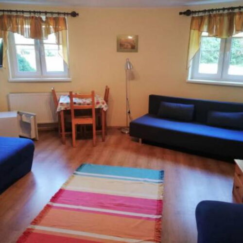 Pokój 4-osobowy ze wspólnym aneksem kuchennym z widokiem na ogród