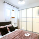 Apartament 6-osobowy na parterze z telewizorem LCD/plazmą z 3 pomieszczeniami sypialnianymi