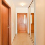 Business Upstairs 2-Room Apartment for 4 Persons