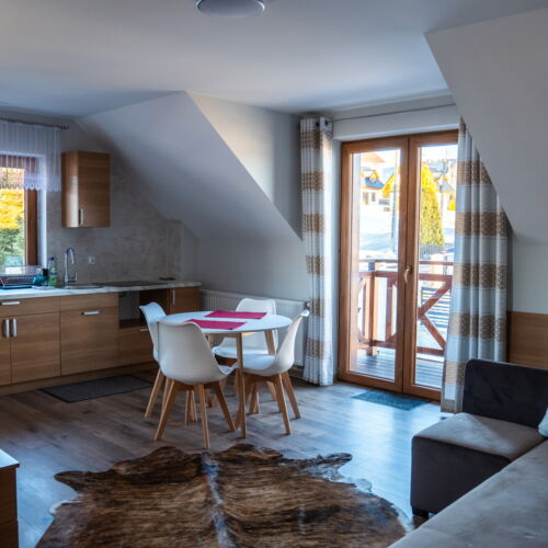 Apartament 4-osobowy z widokiem na góry z widokiem na jezioro z 2 pomieszczeniami sypialnianymi (możliwa dostawka)