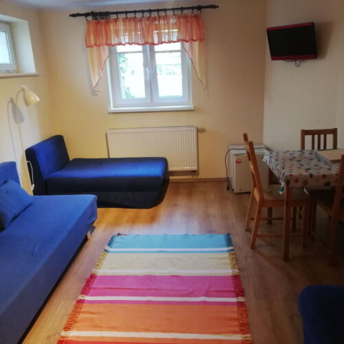 Pokój 4-osobowy ze wspólnym aneksem kuchennym z widokiem na ogród