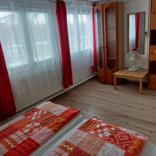 Double Room (extra bed available)