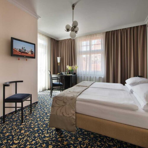 Pokoj s terasou pro 2 os. s výhledem na město