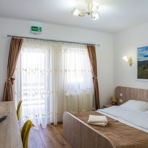 Pokoj s manželskou postelí