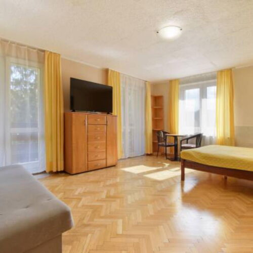 Pokój 4-osobowy z łazienką z widokiem na rzekę (możliwa dostawka)