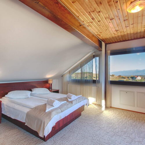 Rezydencja pokój 3-osobowy na poddaszu z balkonem z 1 pomieszczeniem sypialnianym