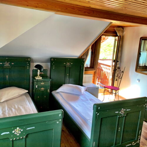 Apartament 4-osobowy na piętrze z balkonem z 2 pomieszczeniami sypialnianymi