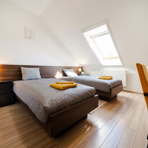 Standard Zweibettzimmer im Dachgeschoss