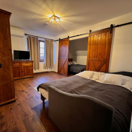 Camera dubla deluxe standard (se poate solicita pat suplimentar)