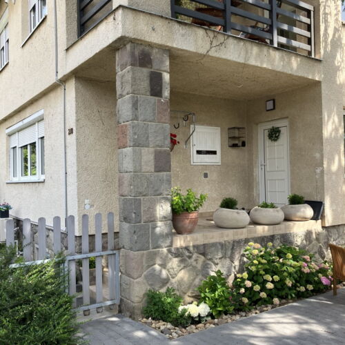 Whole House Family Apartment for 6 Persons