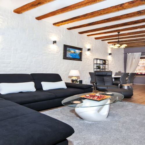 Apartament confort la etaj cu 1 camera pentru 2 pers.