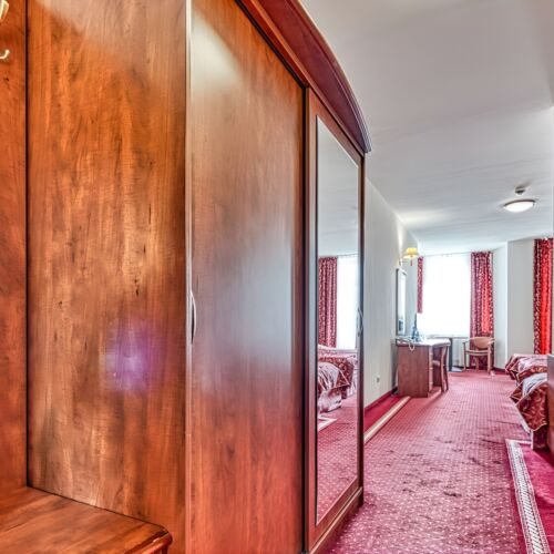 Triple Room with LCD/Plasma TV and Shower