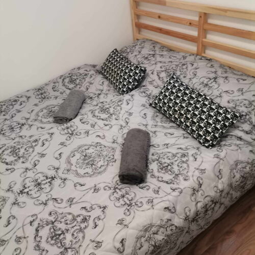 Letní dům (jako celek) s galérií s manželskou postelí celý Dům (s možností přistýlky)