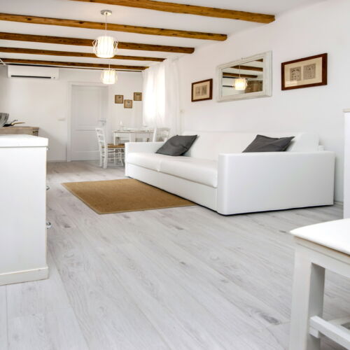 Apartament classic la etaj cu 2 camere pentru 4 pers.