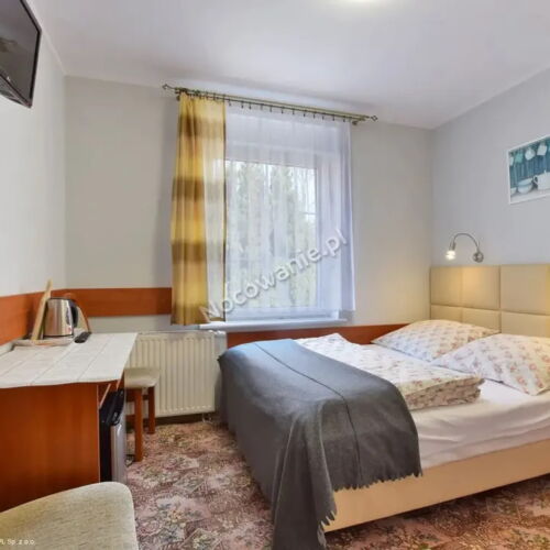 Camera dubla cu duș cu grădină