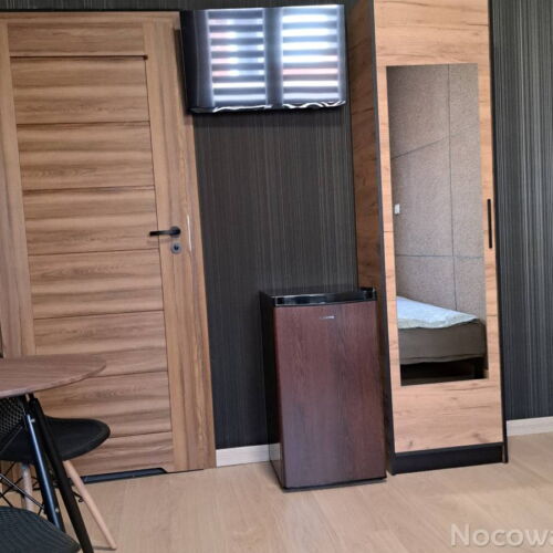 Zweibettzimmer mit Badezimmer und Klimaanlage