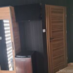 Zweibettzimmer mit Badezimmer und Klimaanlage
