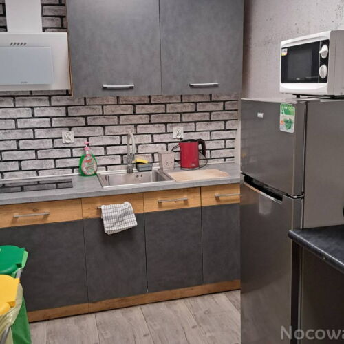 Dreibettzimmer mit Badezimmer und Klimaanlage