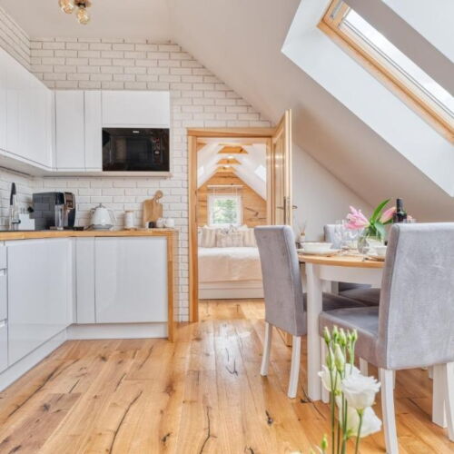 Upstairs 2-Room Apartment for 4 Persons
