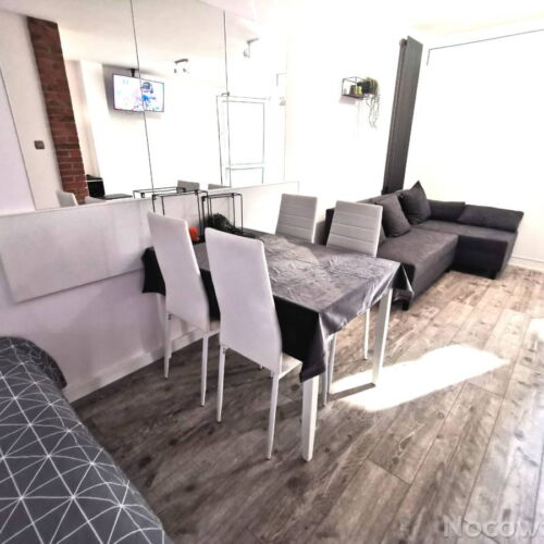 Pokój 4-osobowy w suterenie z prysznicem