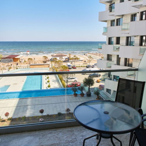 Camera cvadrupla la etaj cu panoramă