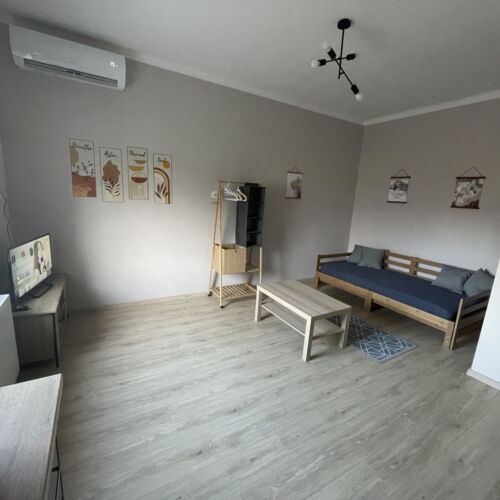 Apartament superior la etaj cu 2 camere pentru 4 pers.