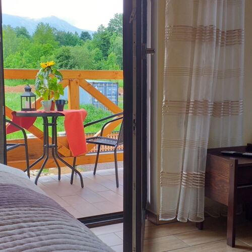 Pokój 4-osobowy z łazienką z widokiem na góry